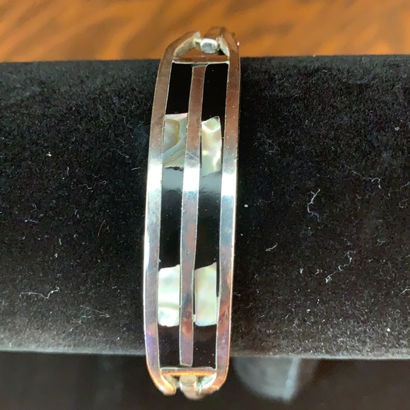 Vintage Mother of Pearl & Onyx Silver Band Bracelets. Made in Mexico - Picture 3 of 4